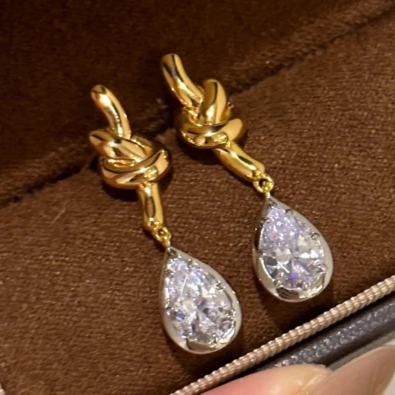 High quality twisted luster water droplet inlay diamond earrings for women classic and exquisite trend earings stud jewelry