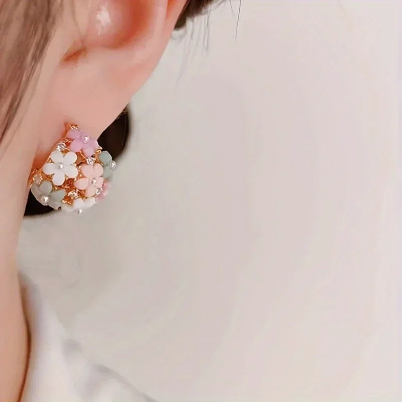 1 Pair Fashion Floral Hoop Earrings for Women Alloy with Resin Inlay Japanese Korean Style Suitable for Daily Wear and Weddings